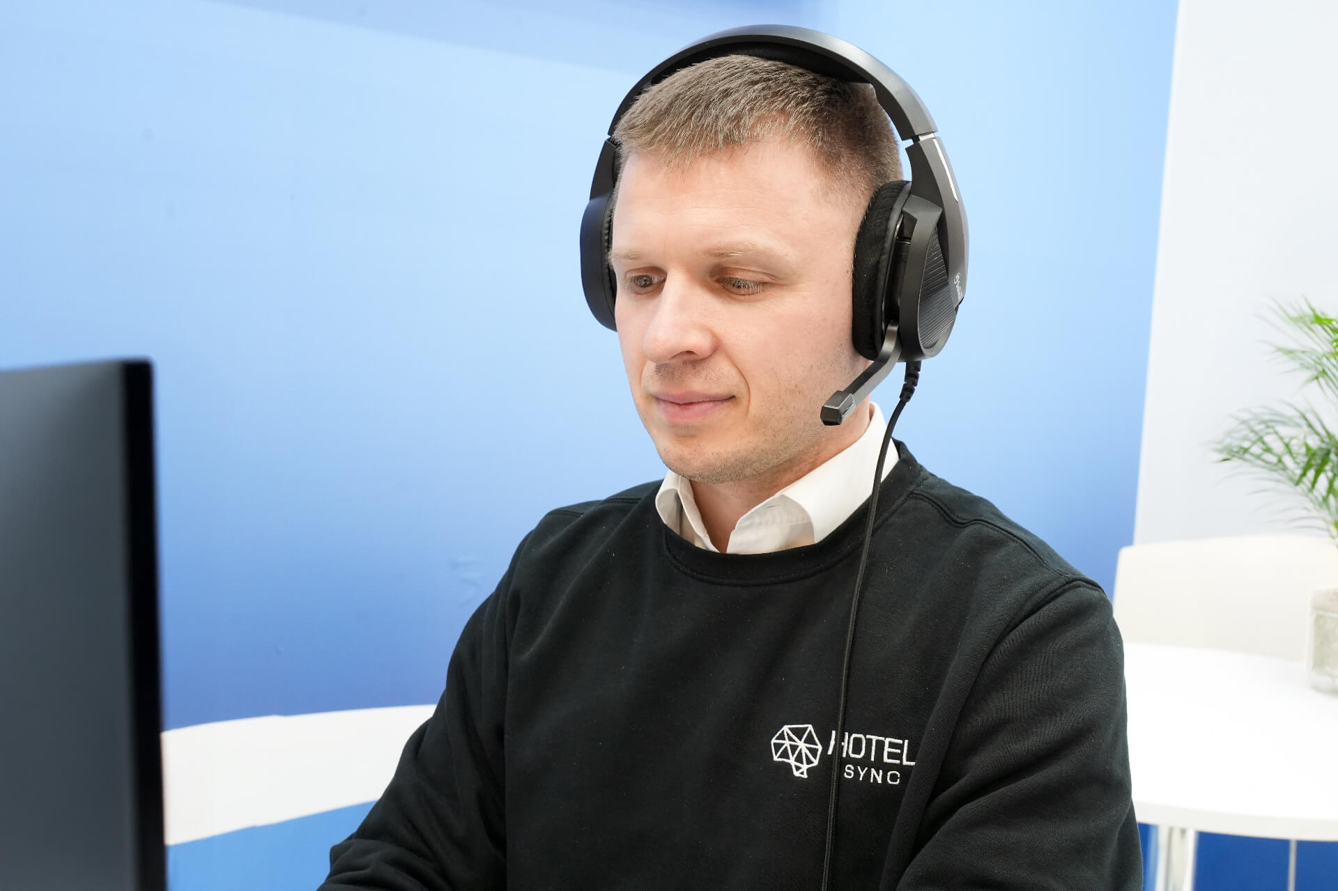 Soporte de HotelSync: Zoki está en el chat